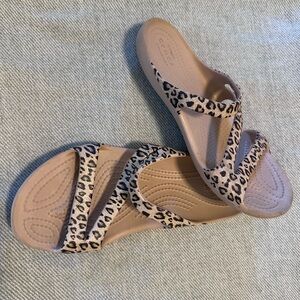 CROCS Leopard Print Sandals 8